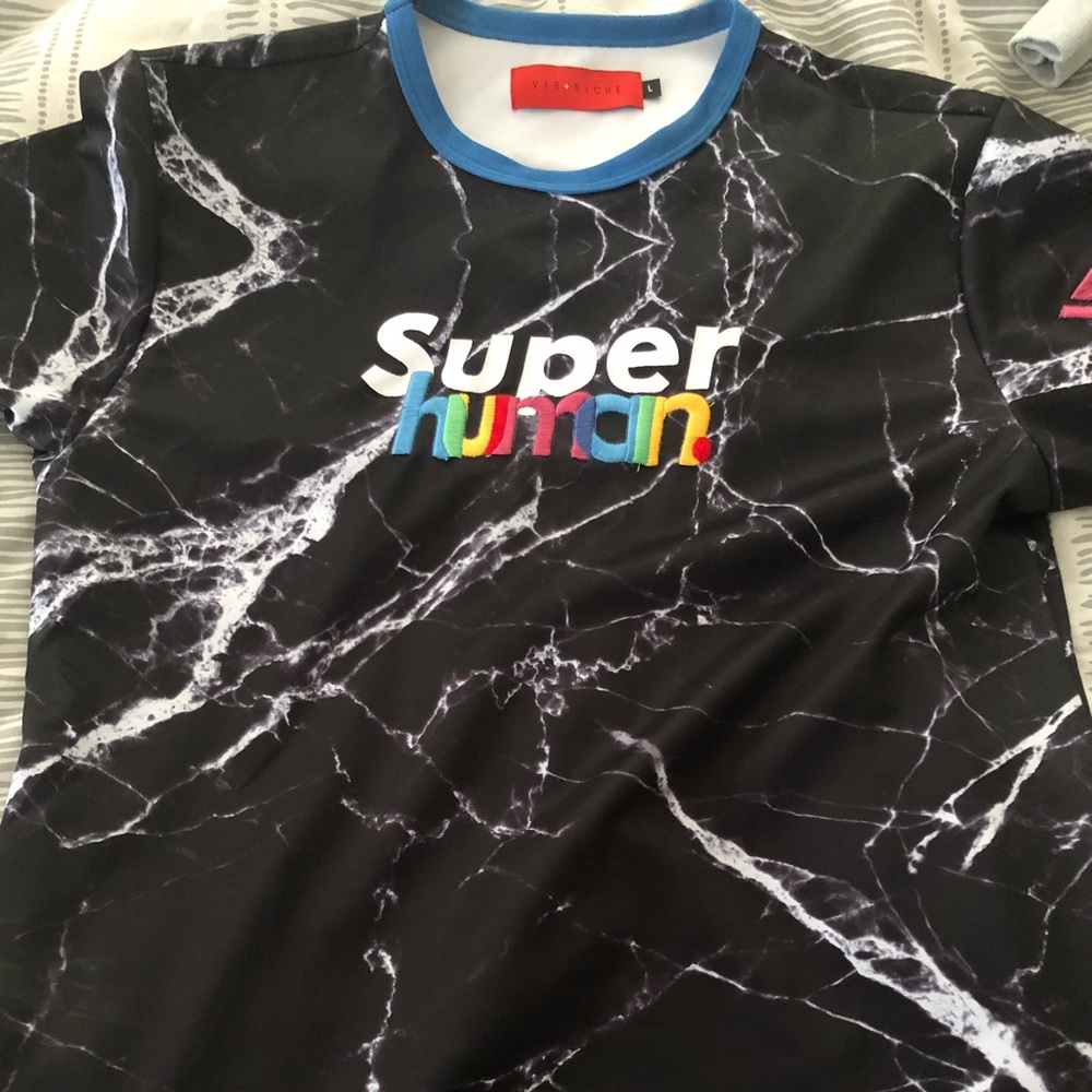 Vie + Riche “Superhuman” t-shirt